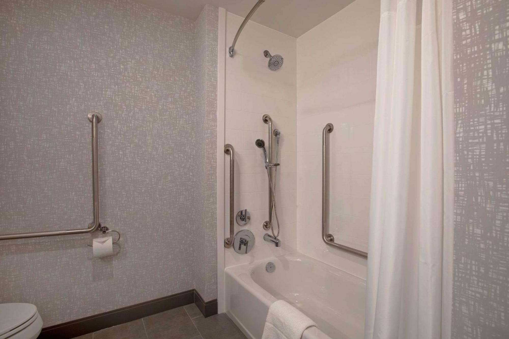 Hampton Inn & Suites Ottawa West, Ontario, Canada Ngoại thất bức ảnh